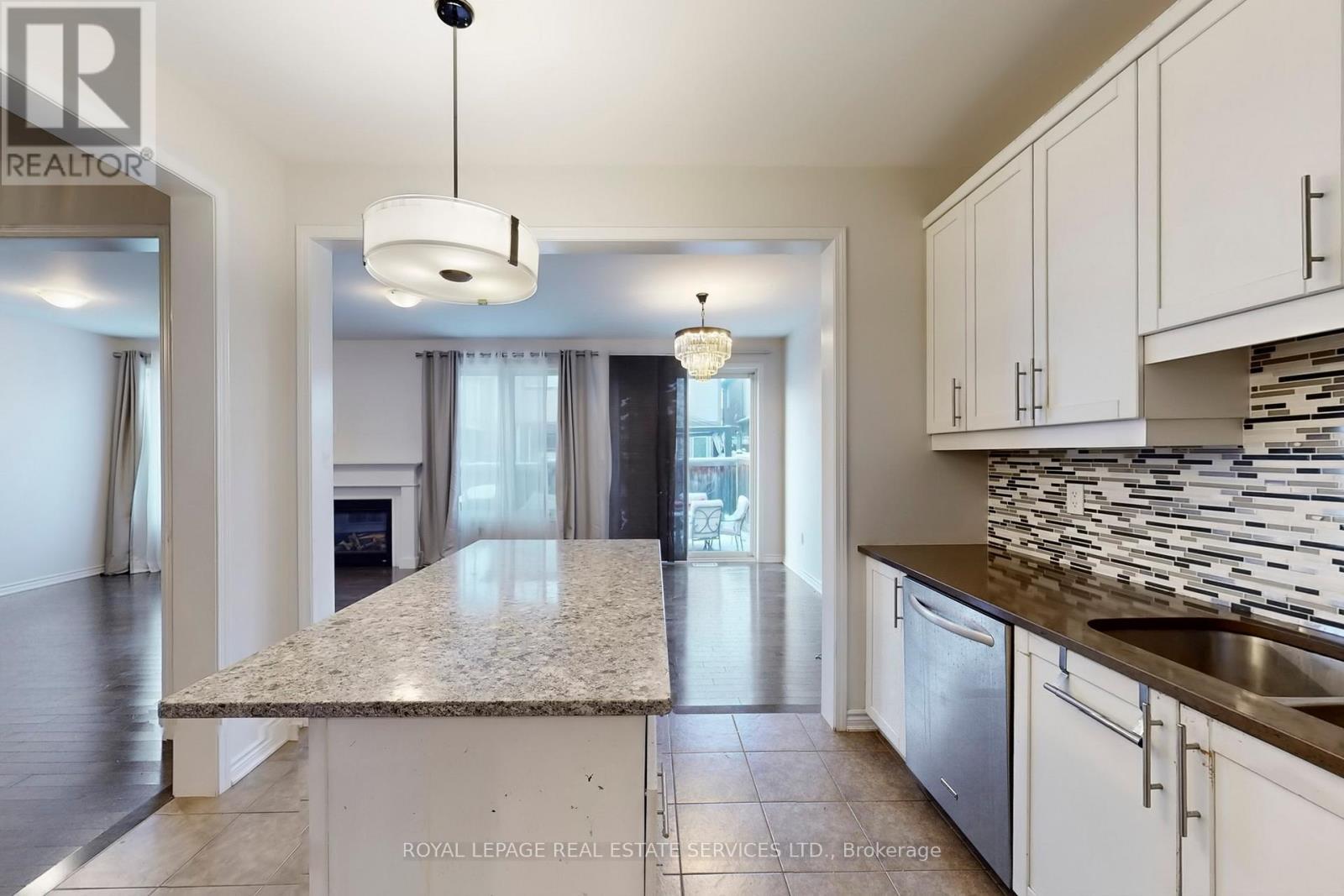 389 Gosford Crescent, Milton, ON - Indoor Photo Showing Kitchen