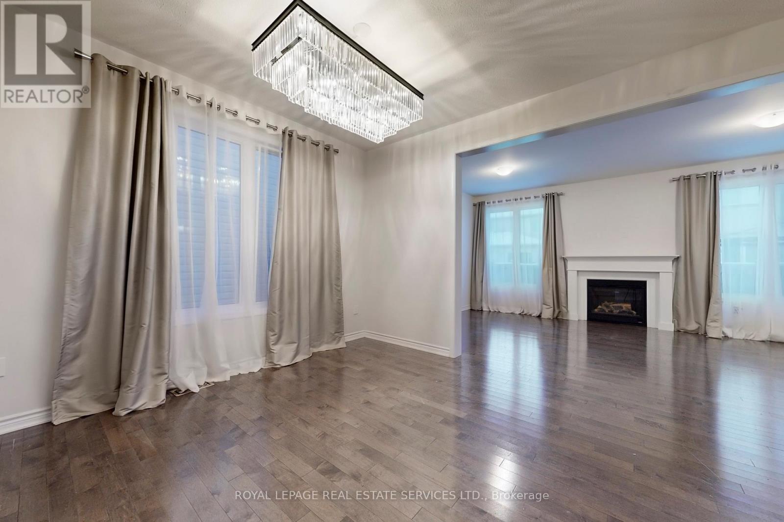 389 Gosford Crescent, Milton, ON - Indoor With Fireplace