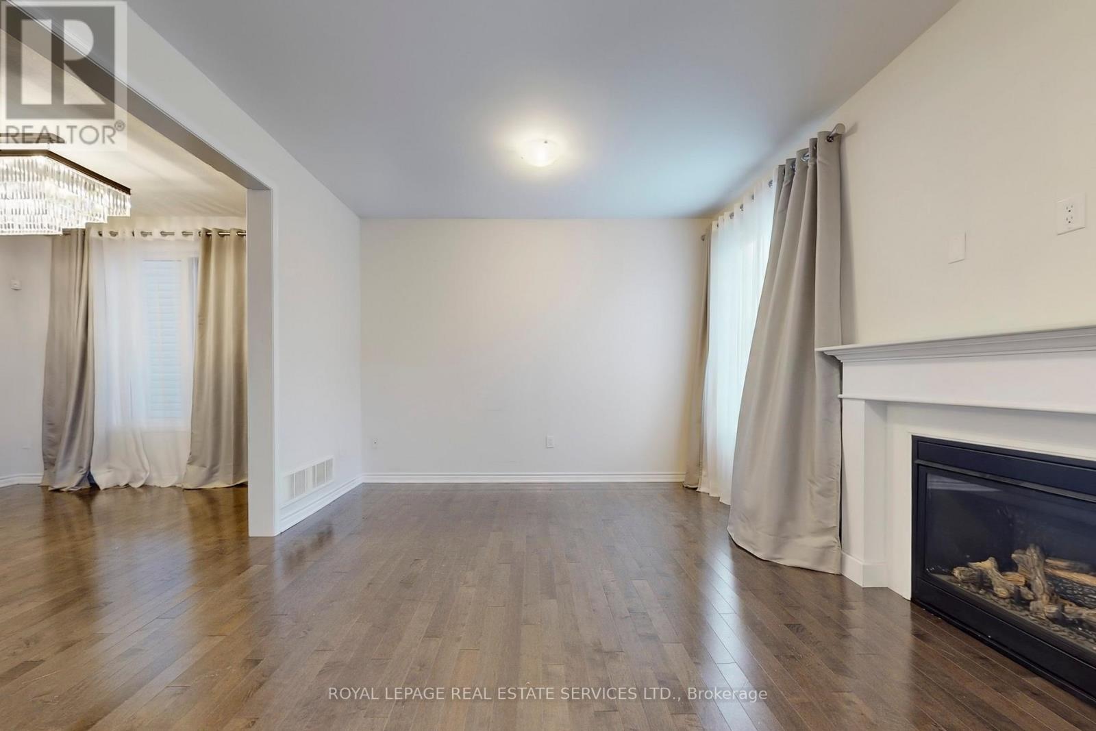 389 Gosford Crescent, Milton, ON - Indoor With Fireplace