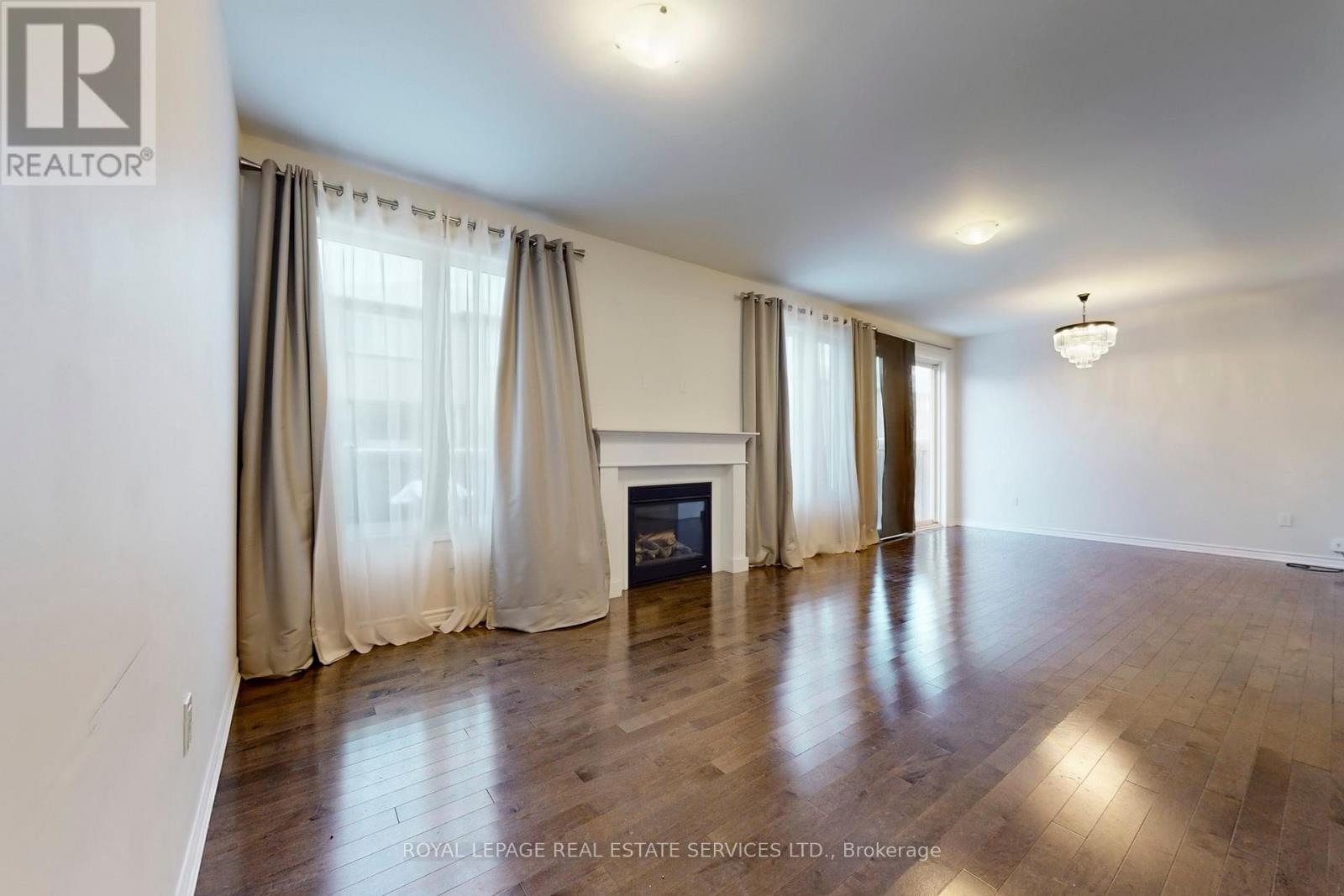 389 Gosford Crescent, Milton, ON - Indoor With Fireplace