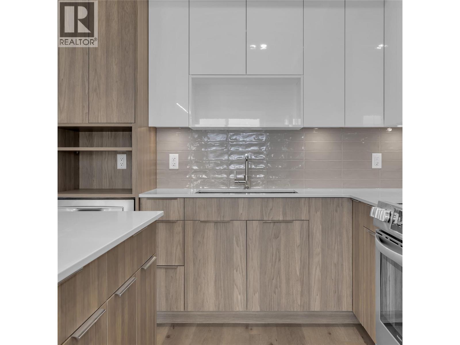 3642 Mission Springs Drive Unit# 502C, Kelowna, BC - Indoor Photo Showing Kitchen With Upgraded Kitchen