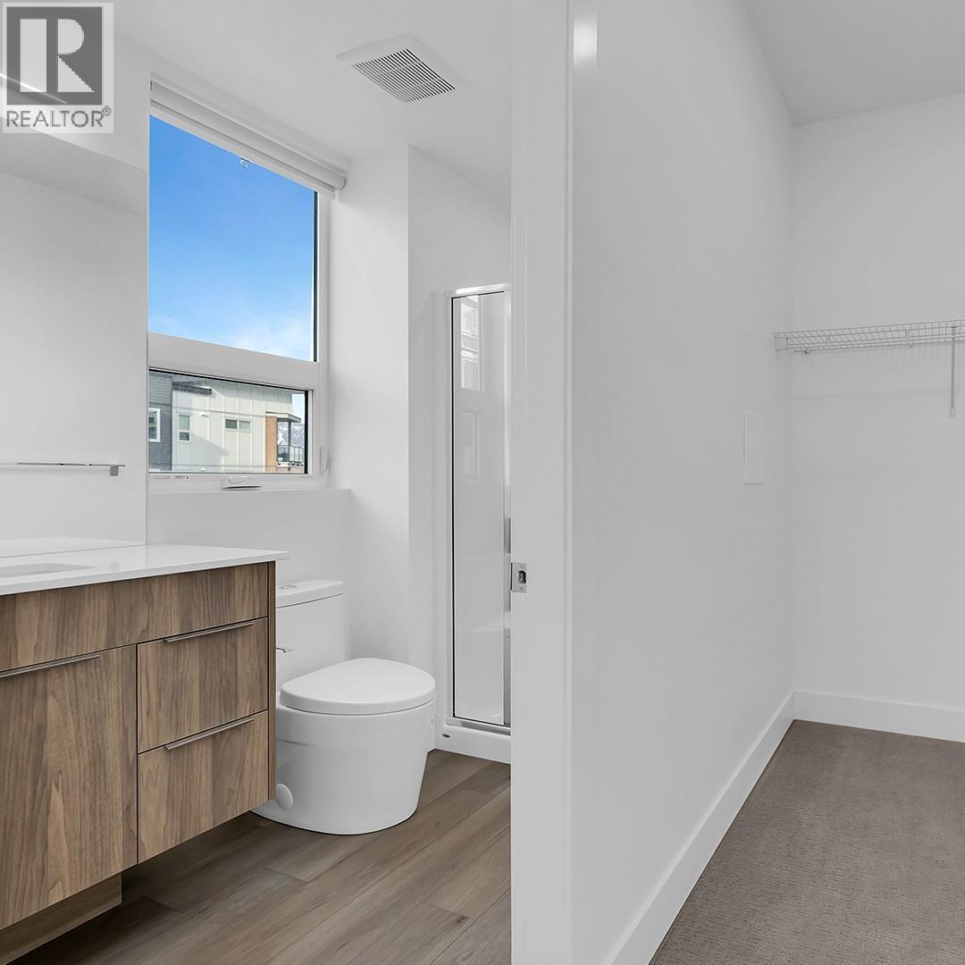 3642 Mission Springs Drive Unit# 502C, Kelowna, BC - Indoor Photo Showing Bathroom