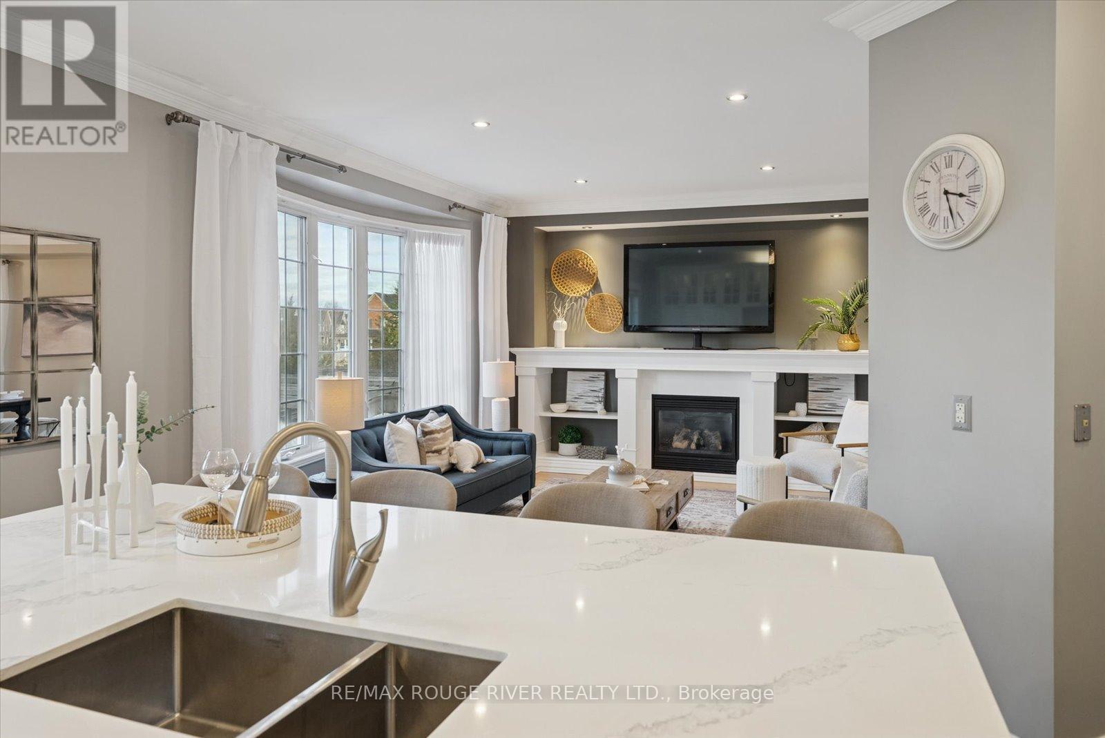 15 Eastgate Circle, Whitby (Brooklin), ON - Indoor With Fireplace