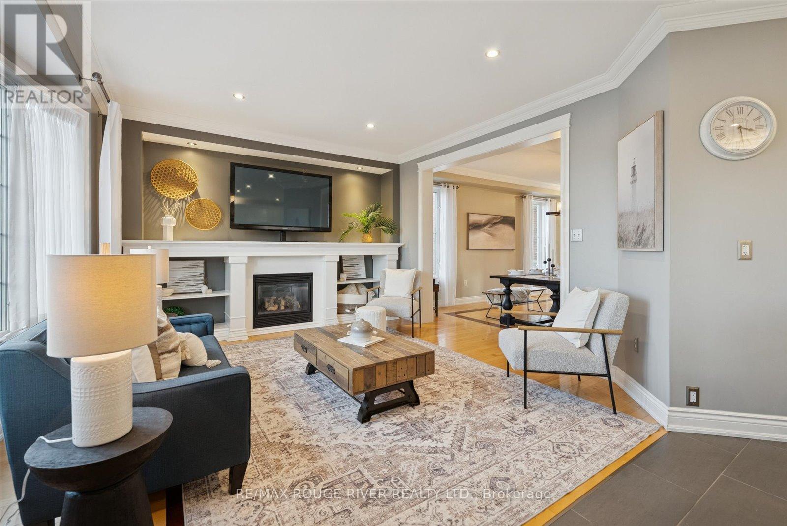 15 Eastgate Circle, Whitby (Brooklin), ON - Indoor Photo Showing Living Room With Fireplace