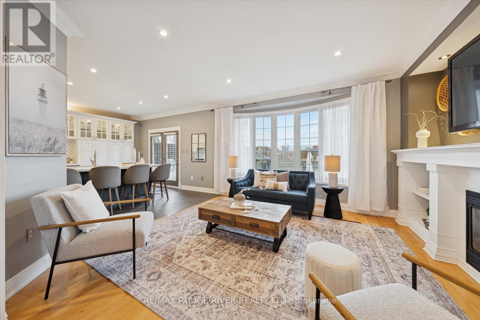 15 Eastgate Circle, Whitby (Brooklin), ON - Indoor Photo Showing Living Room With Fireplace