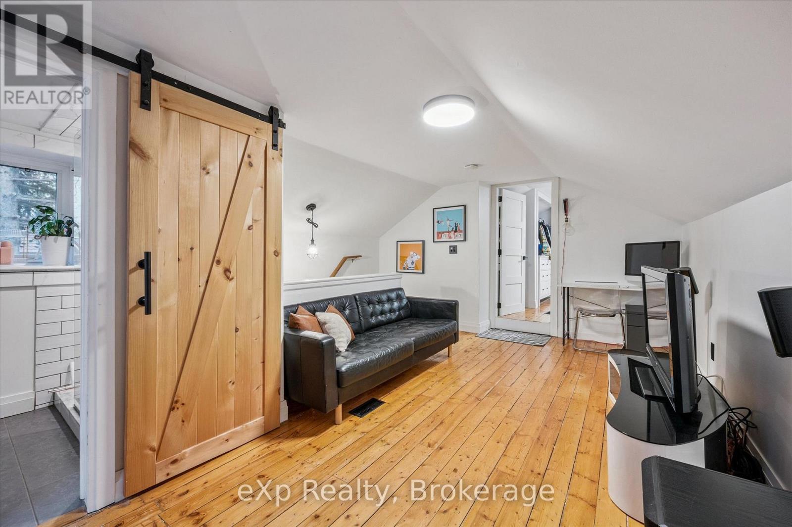 20 Bergey Street, Cambridge, ON - Indoor