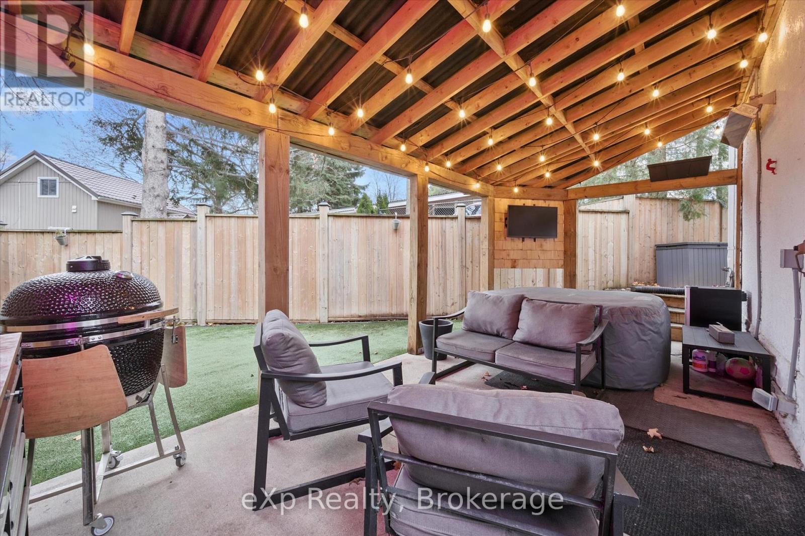 20 Bergey Street, Cambridge, ON - With Exterior