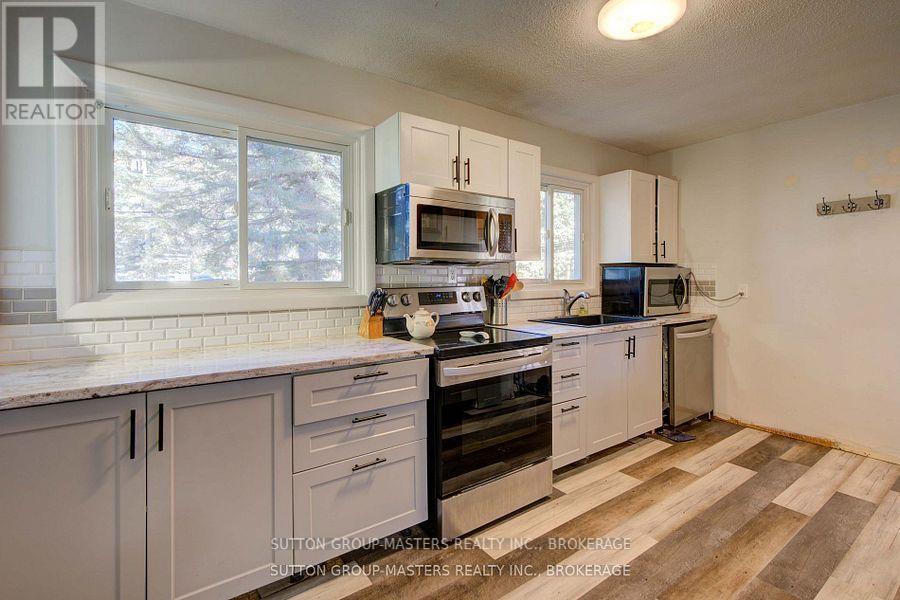 4071 Colebrook Road, South Frontenac (Frontenac South), ON - Indoor Photo Showing Kitchen