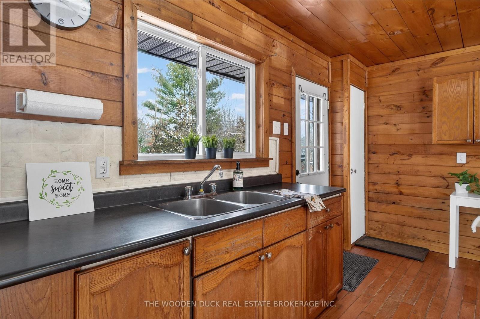 6600 Hwy 7 Highway, Havelock-Belmont-Methuen (Belmont-Methuen), ON - Indoor Photo Showing Kitchen With Double Sink