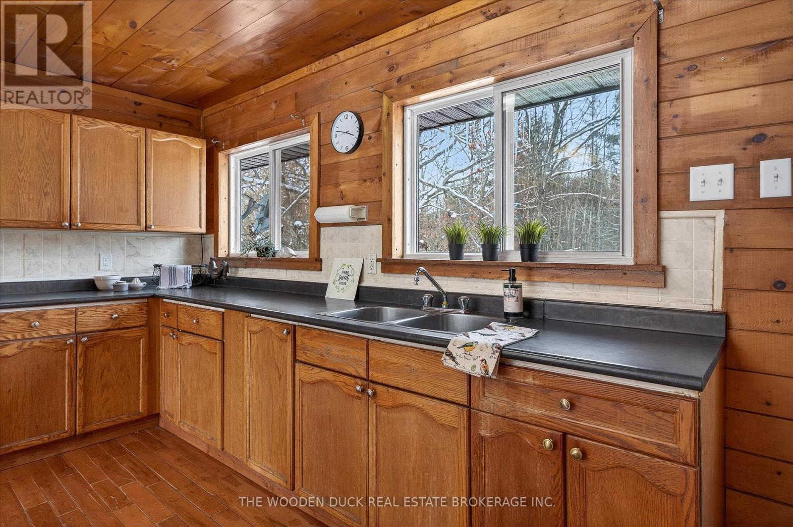 6600 Hwy 7 Highway, Havelock-Belmont-Methuen (Belmont-Methuen), ON - Indoor Photo Showing Kitchen With Double Sink