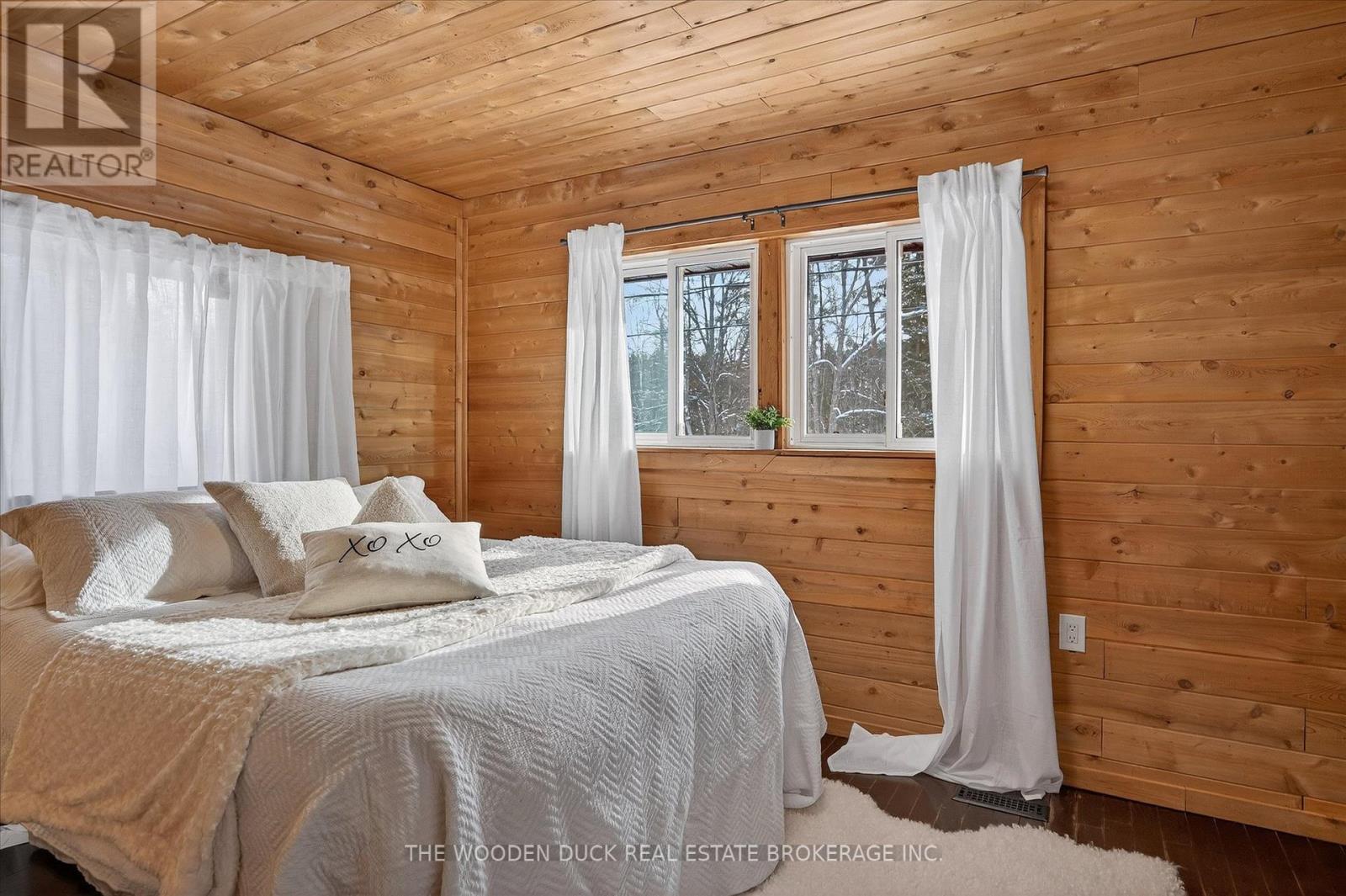 Upper primary bedroom - 6600 Hwy 7 Highway, Havelock-Belmont-Methuen (Belmont-Methuen), ON - Indoor Photo Showing Bedroom