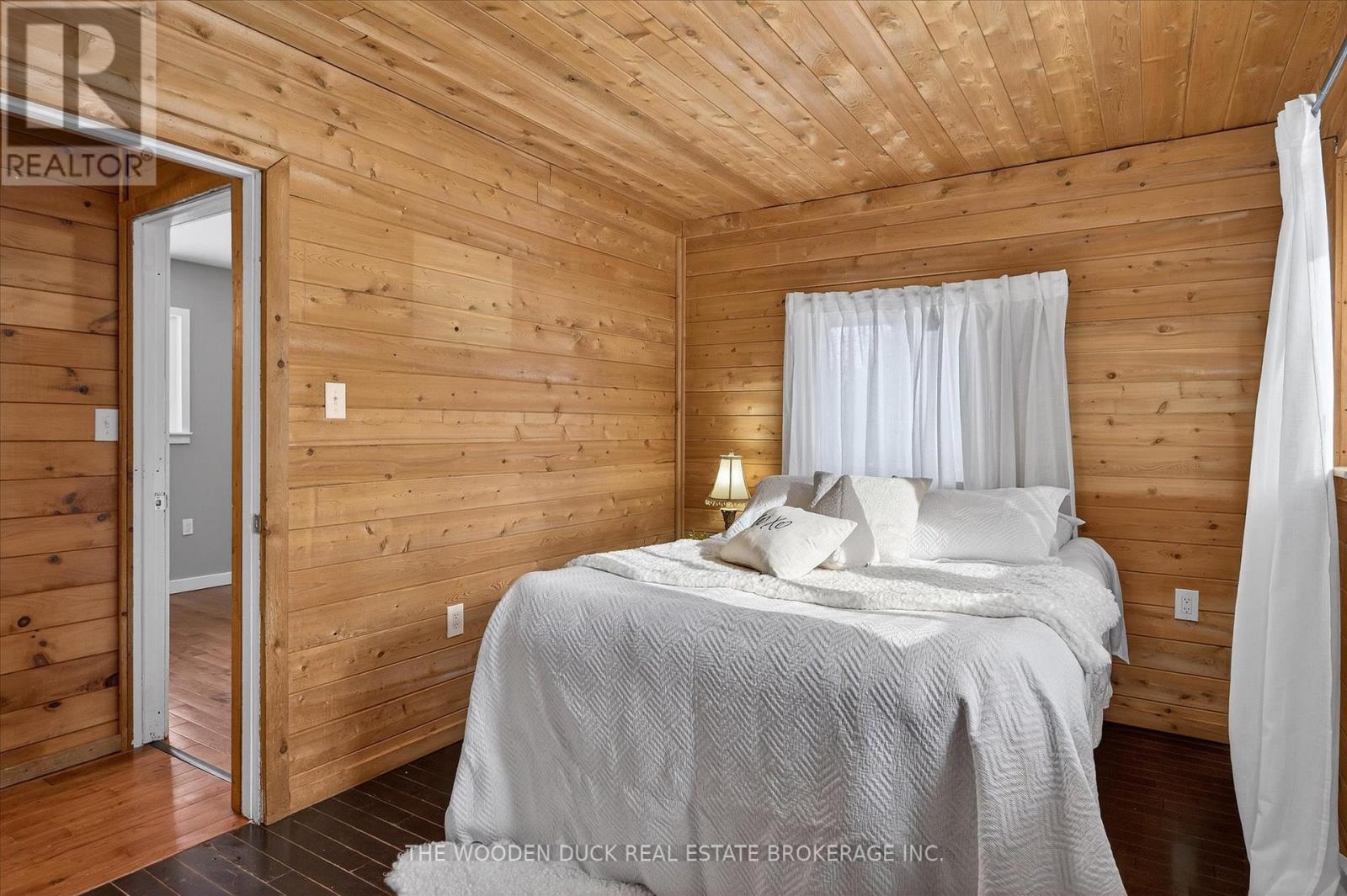 Upper primary bedroom - 6600 Hwy 7 Highway, Havelock-Belmont-Methuen (Belmont-Methuen), ON - Indoor Photo Showing Bedroom