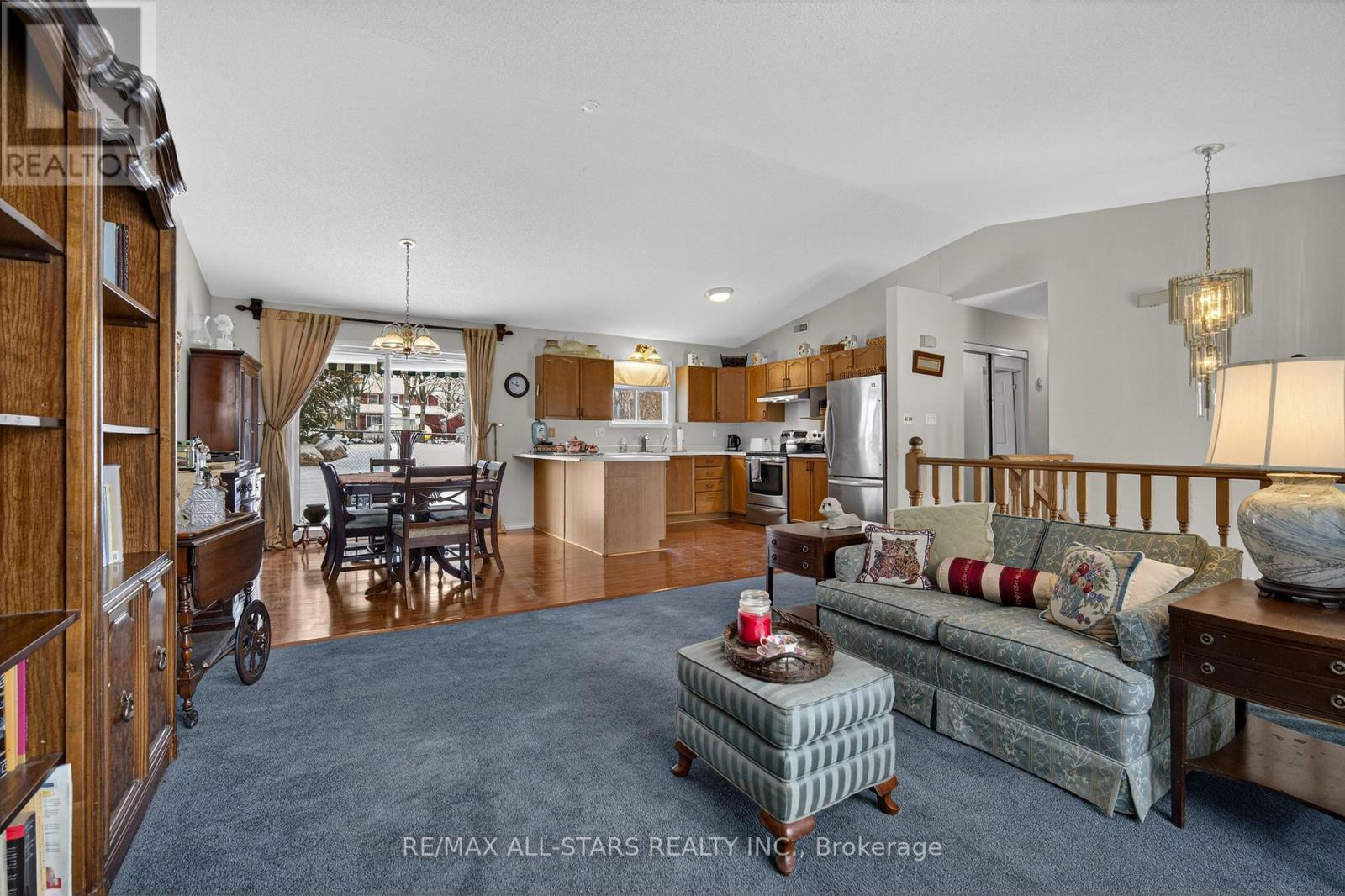 13 Colborne Street N, Kawartha Lakes (Omemee), ON - Indoor Photo Showing Living Room