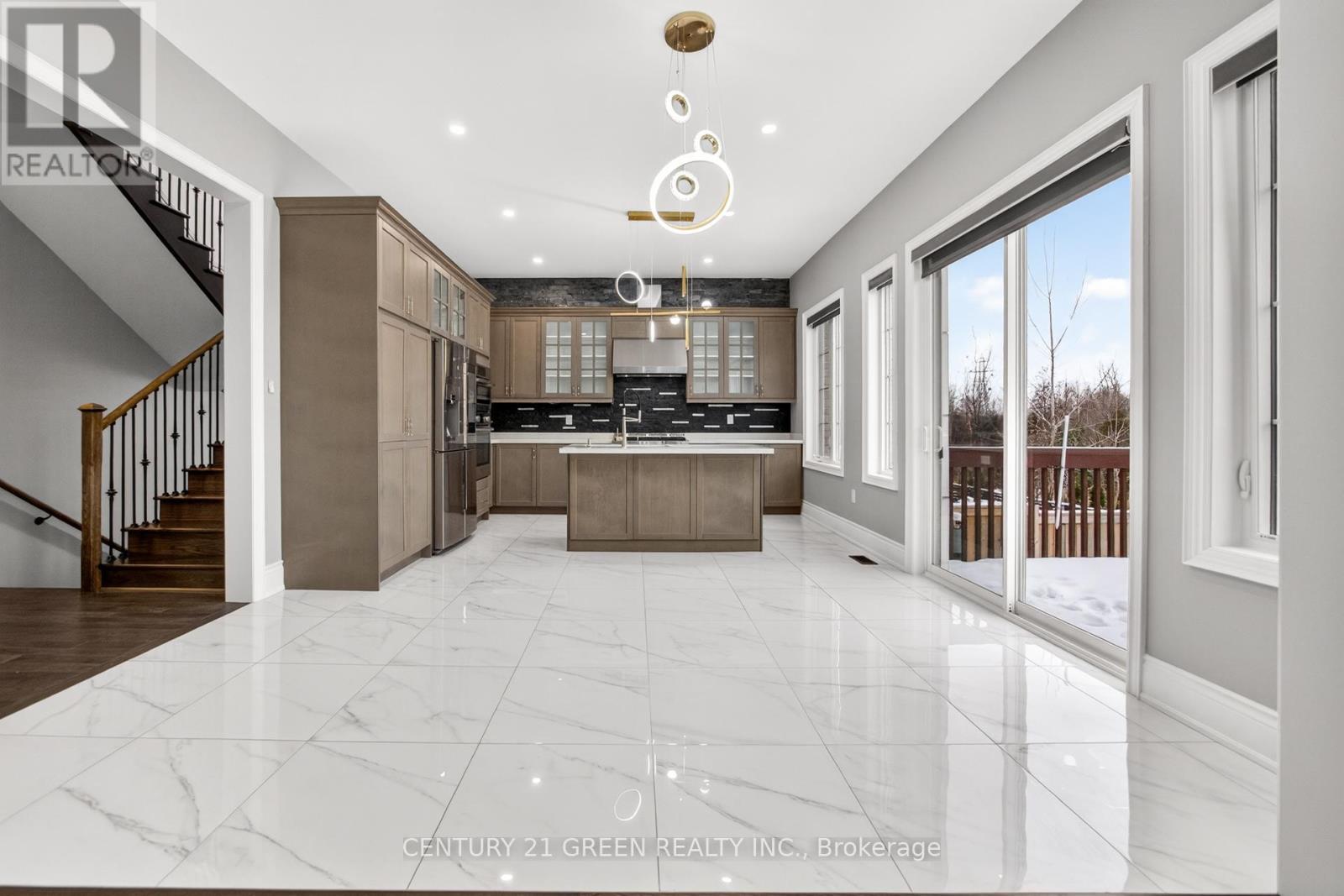 219 Humphrey Street, Hamilton, ON - Indoor