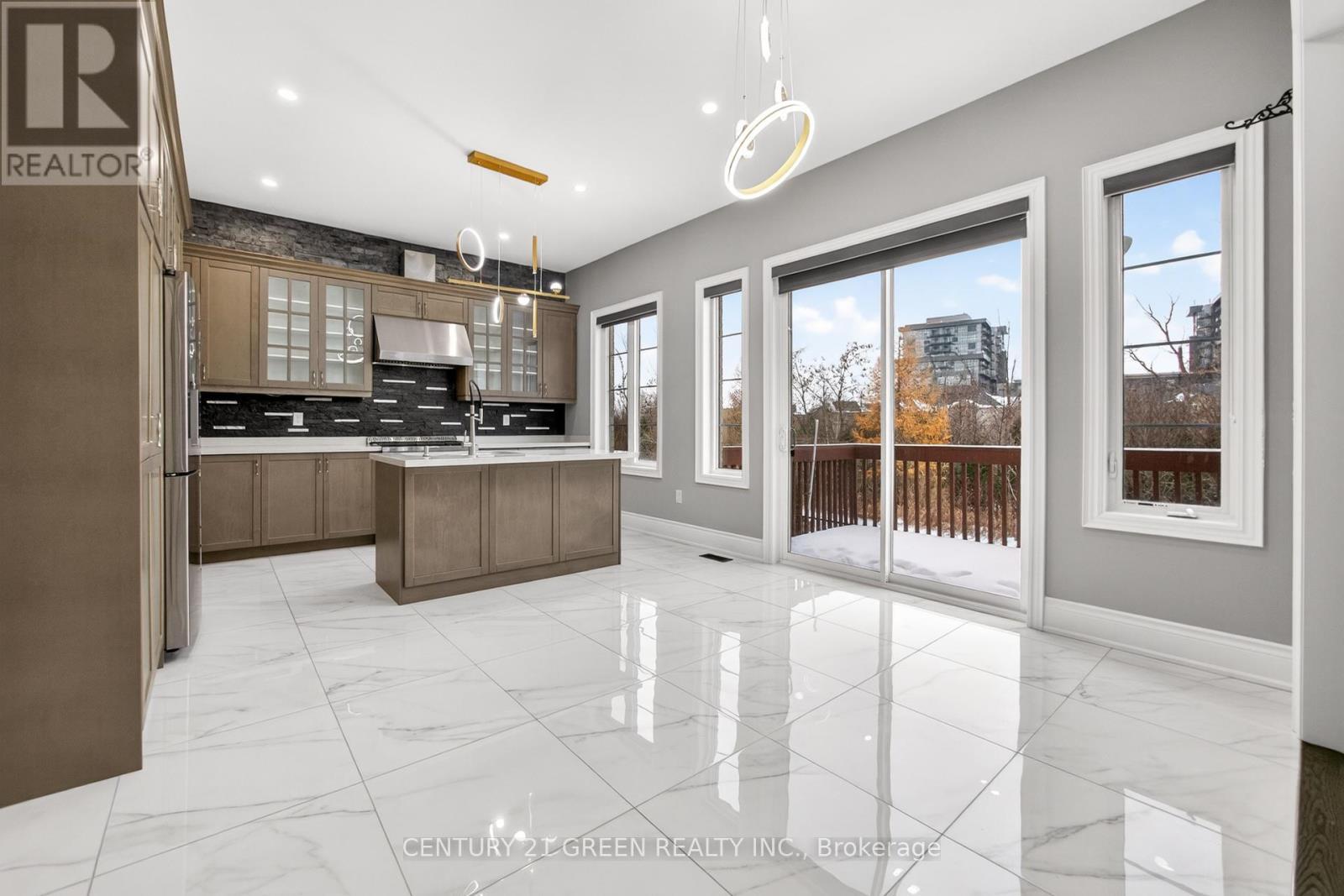 219 Humphrey Street, Hamilton, ON - Indoor