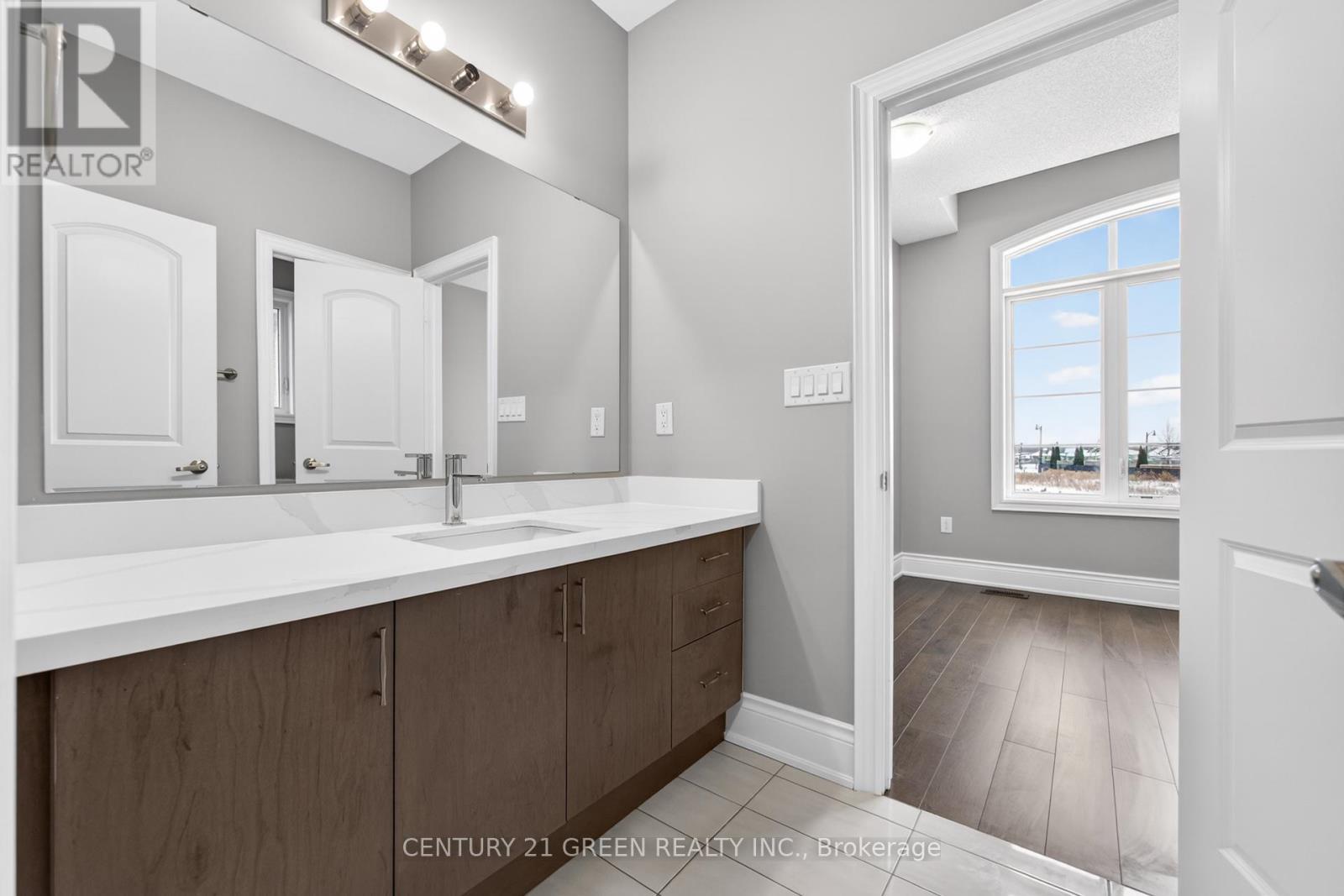 219 Humphrey Street, Hamilton, ON - Indoor Photo Showing Bathroom