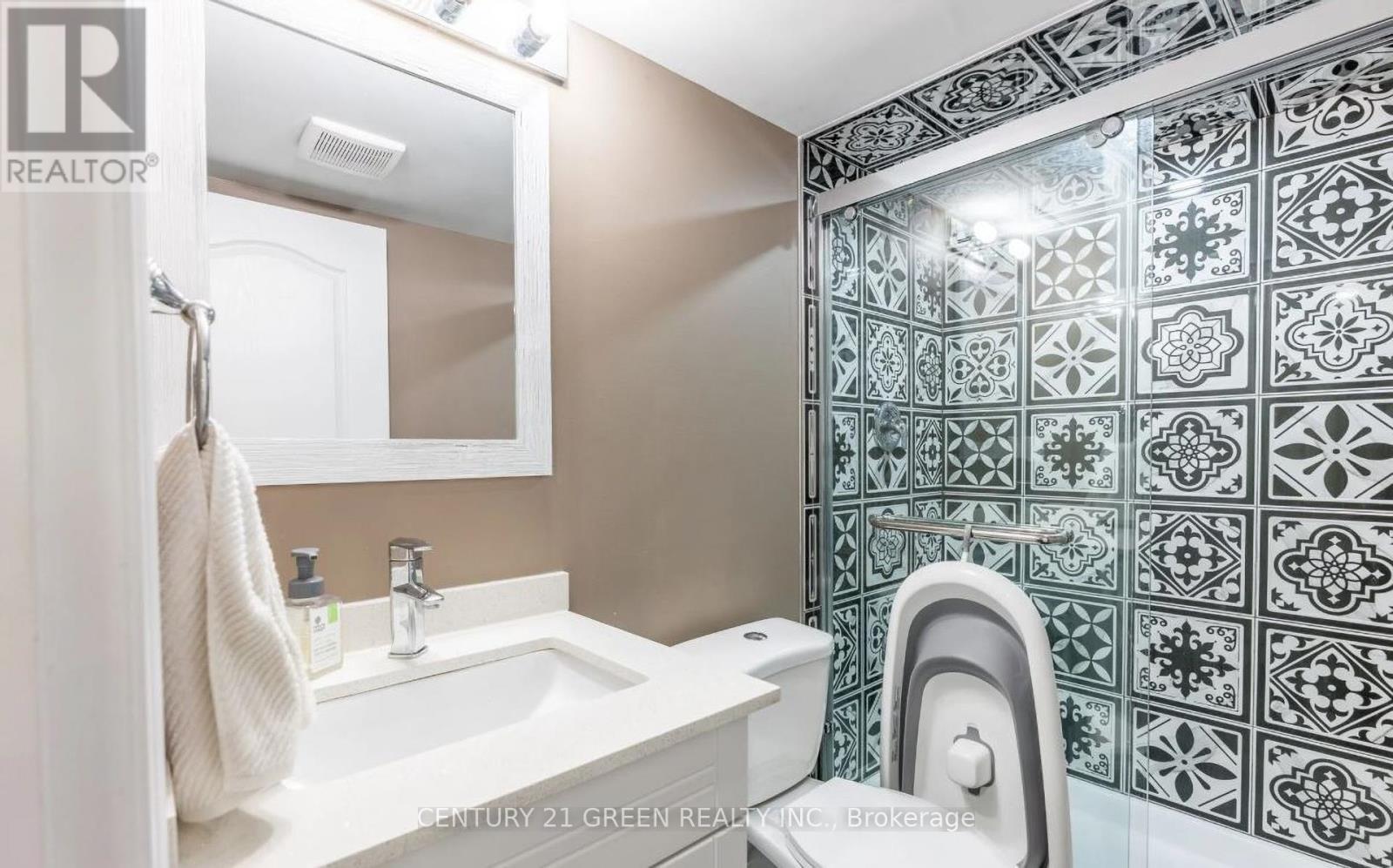 219 Humphrey Street, Hamilton, ON - Indoor Photo Showing Laundry Room