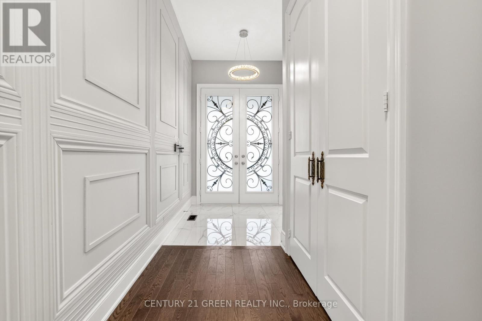 219 Humphrey Street, Hamilton, ON - Indoor Photo Showing Other Room