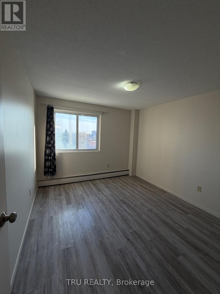 209 - 20 Chesterton Drive, Ottawa, ON - Indoor Photo Showing Other Room