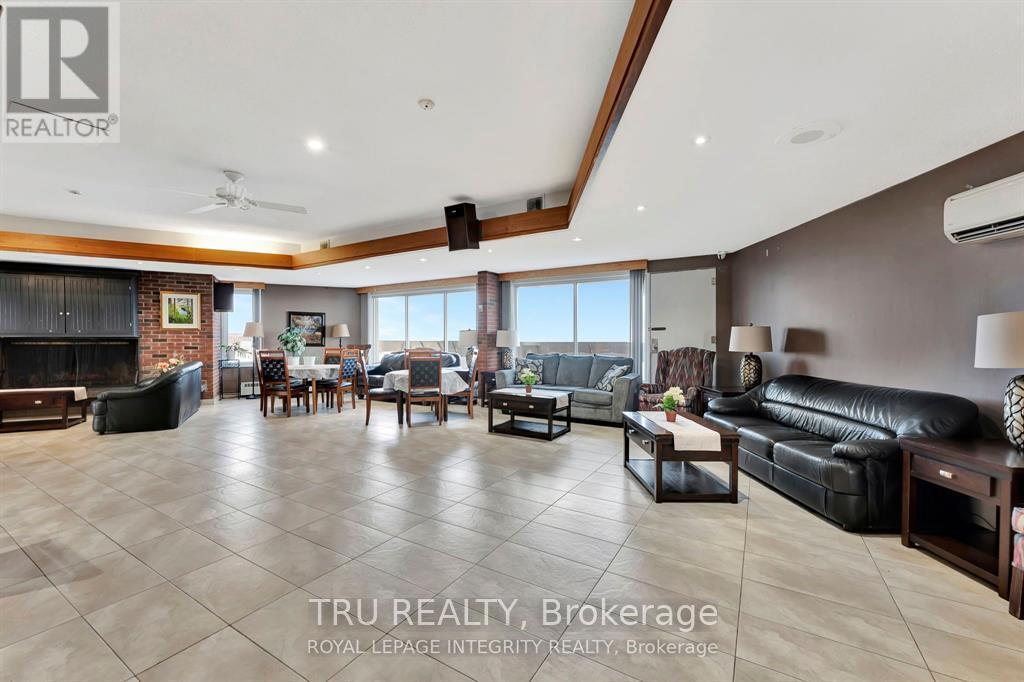 209 - 20 Chesterton Drive, Ottawa, ON - Indoor