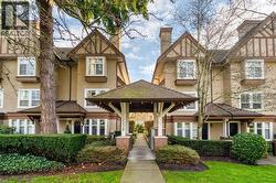 25 7238 18TH AVENUE Burnaby, BC V3N 1H3