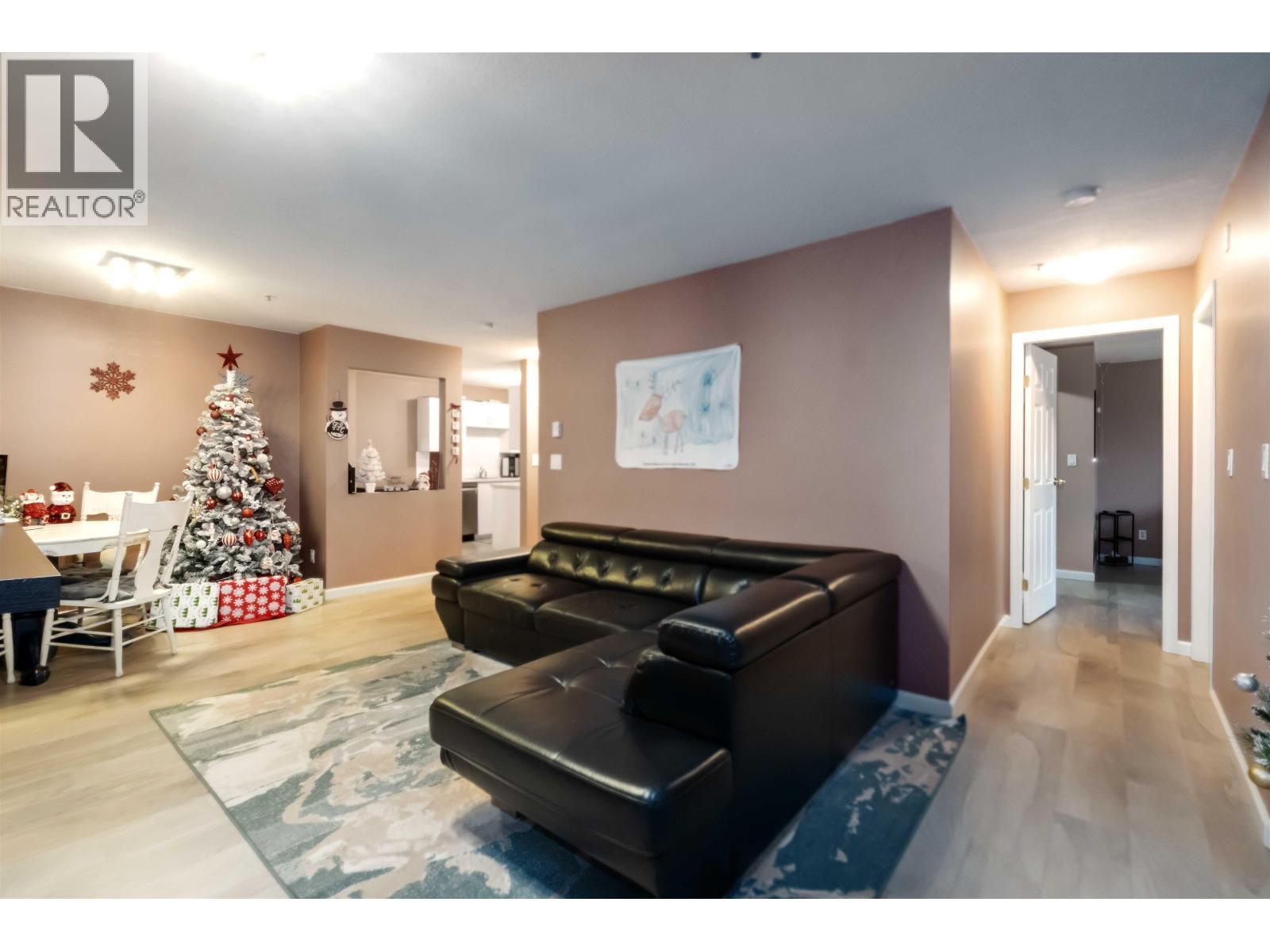 401 22351 St Anne Avenue, Maple Ridge, BC - Indoor