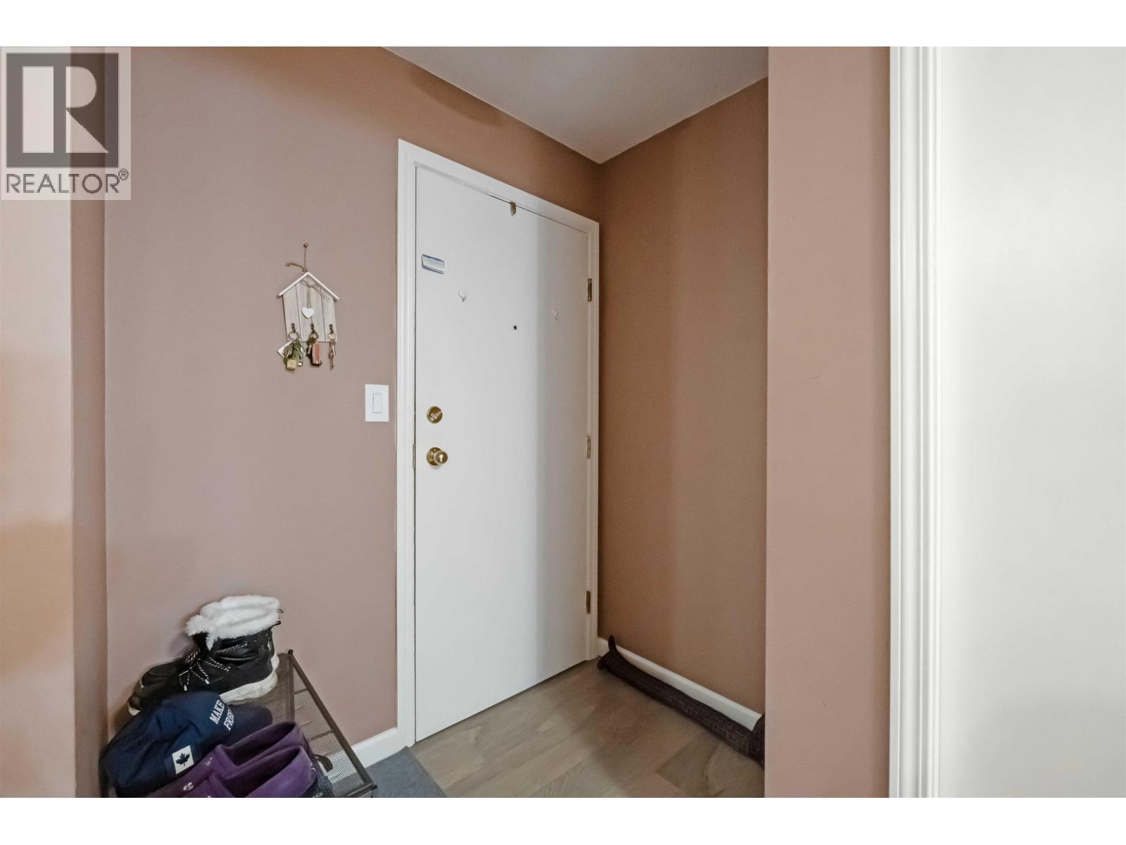 401 22351 St Anne Avenue, Maple Ridge, BC - Indoor Photo Showing Other Room