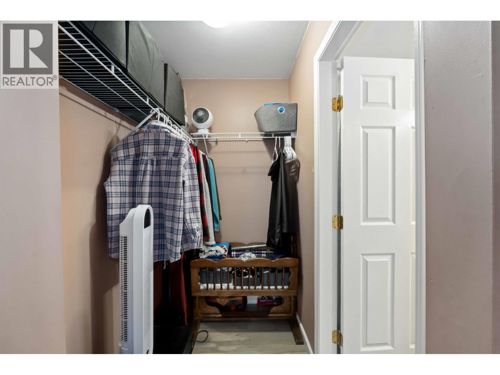 401 22351 St Anne Avenue, Maple Ridge, BC - Indoor With Storage