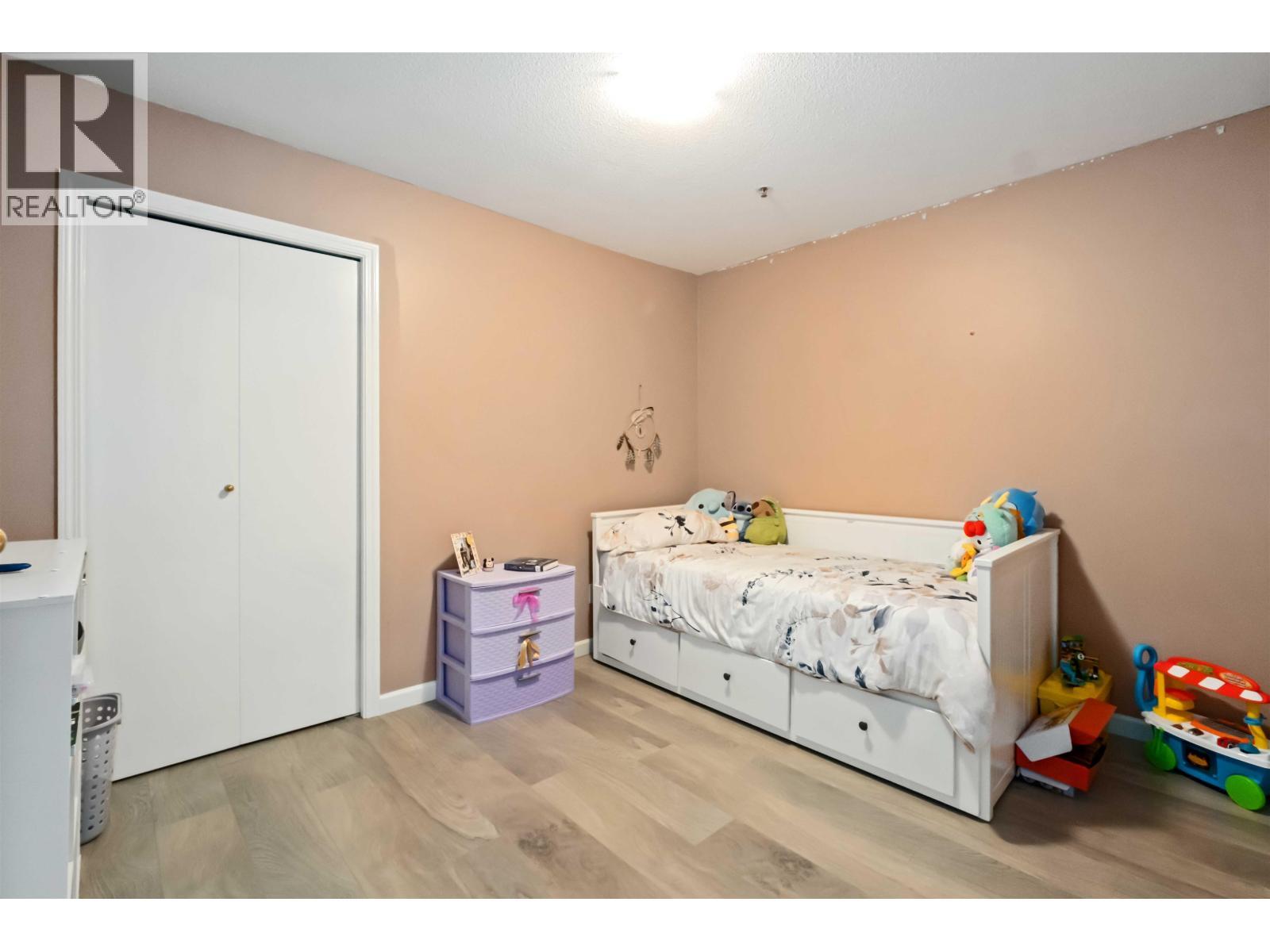 401 22351 St Anne Avenue, Maple Ridge, BC - Indoor Photo Showing Bedroom