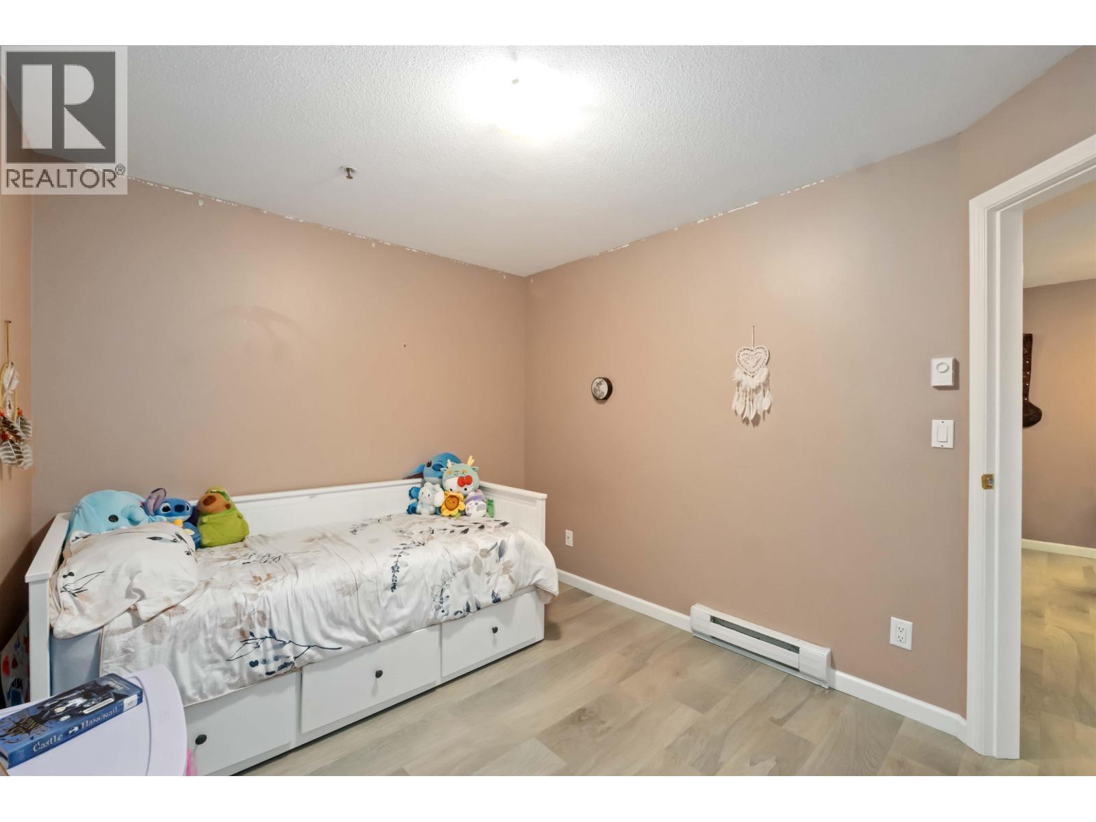 401 22351 St Anne Avenue, Maple Ridge, BC - Indoor Photo Showing Bedroom