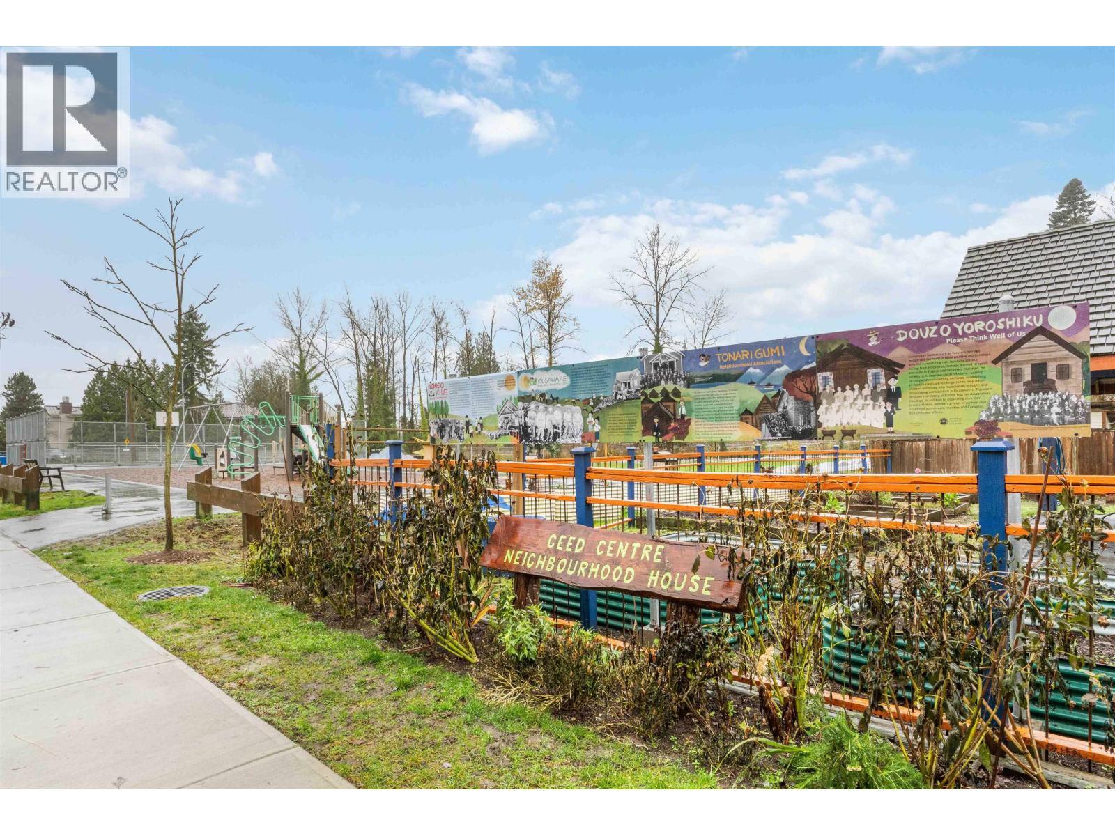 401 22351 St Anne Avenue, Maple Ridge, BC - Outdoor