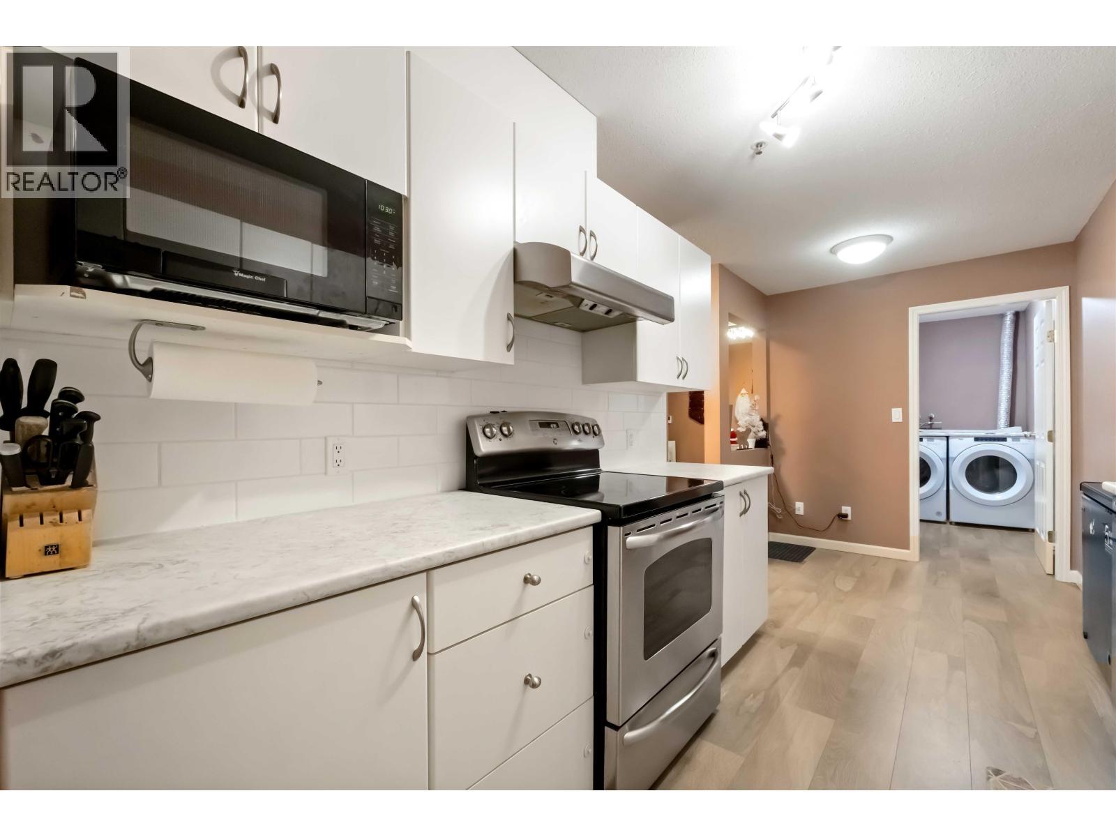 401 22351 St Anne Avenue, Maple Ridge, BC - Indoor