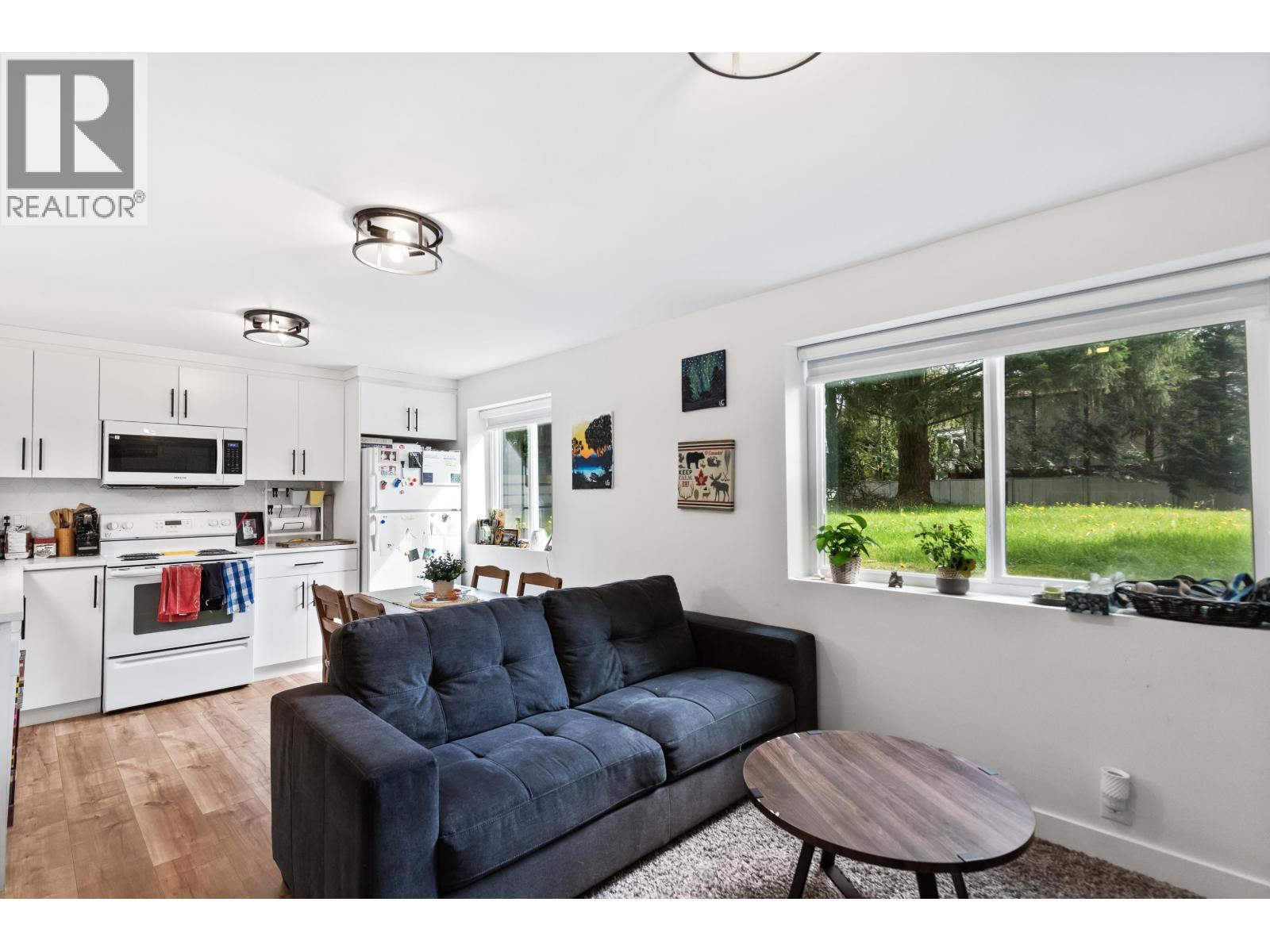 21099 Berry Avenue, Maple Ridge, BC - Indoor