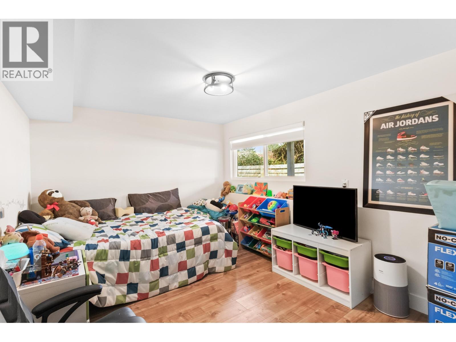 21099 Berry Avenue, Maple Ridge, BC - Indoor Photo Showing Bedroom