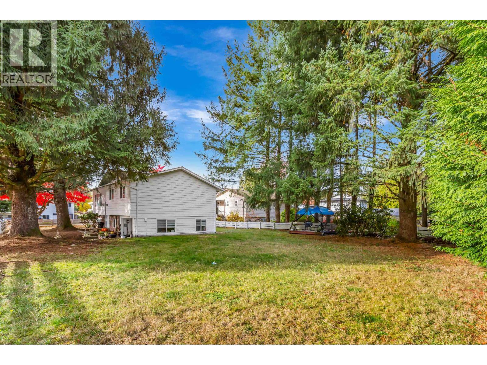 21099 Berry Avenue, Maple Ridge, BC - Outdoor