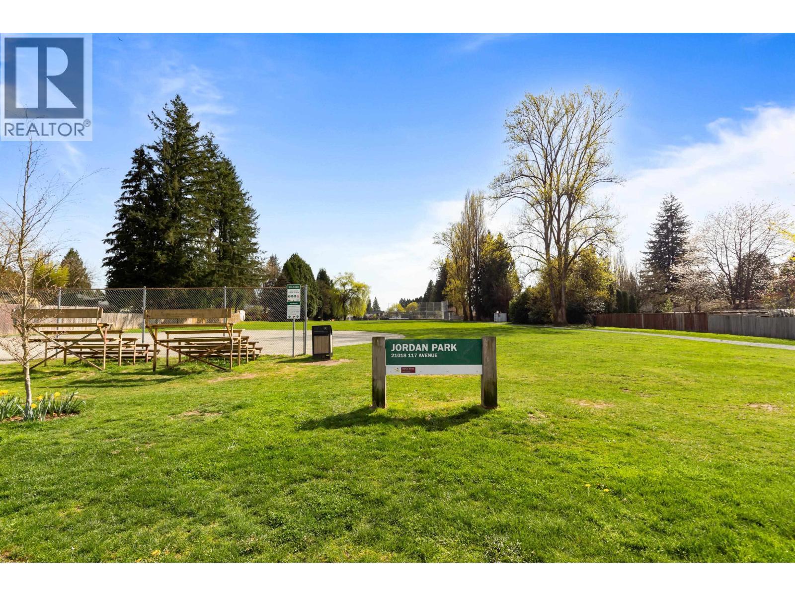 21099 Berry Avenue, Maple Ridge, BC - Outdoor
