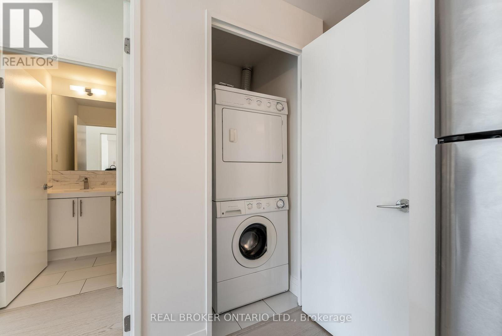 1509 - 83 Redpath Avenue, Toronto, ON - Indoor Photo Showing Laundry Room