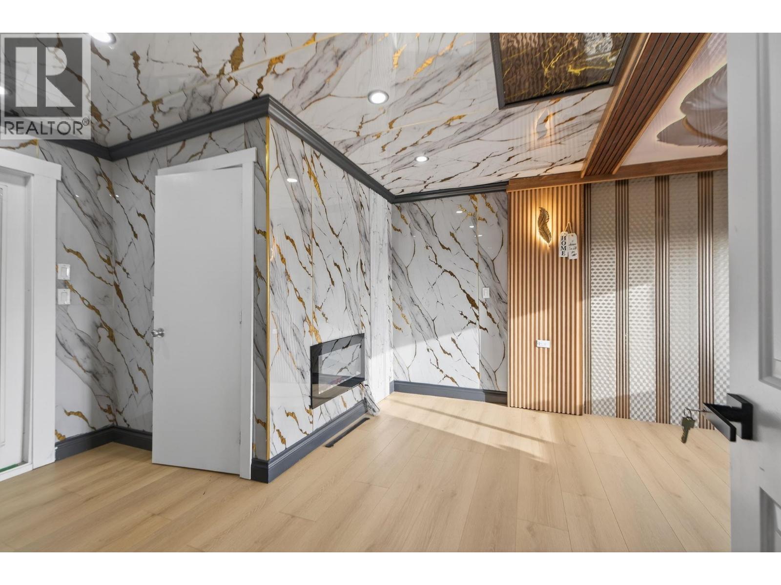 803 Ewen Avenue, New Westminster, BC - Indoor Photo Showing Other Room With Fireplace