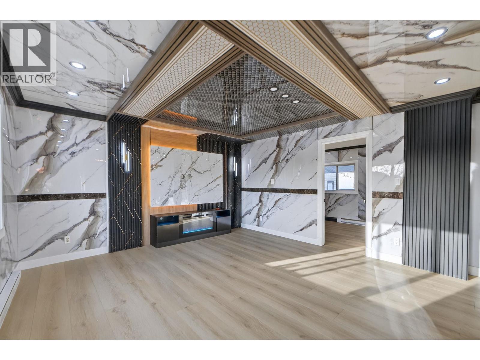 803 Ewen Avenue, New Westminster, BC - Photo Showing Other Room