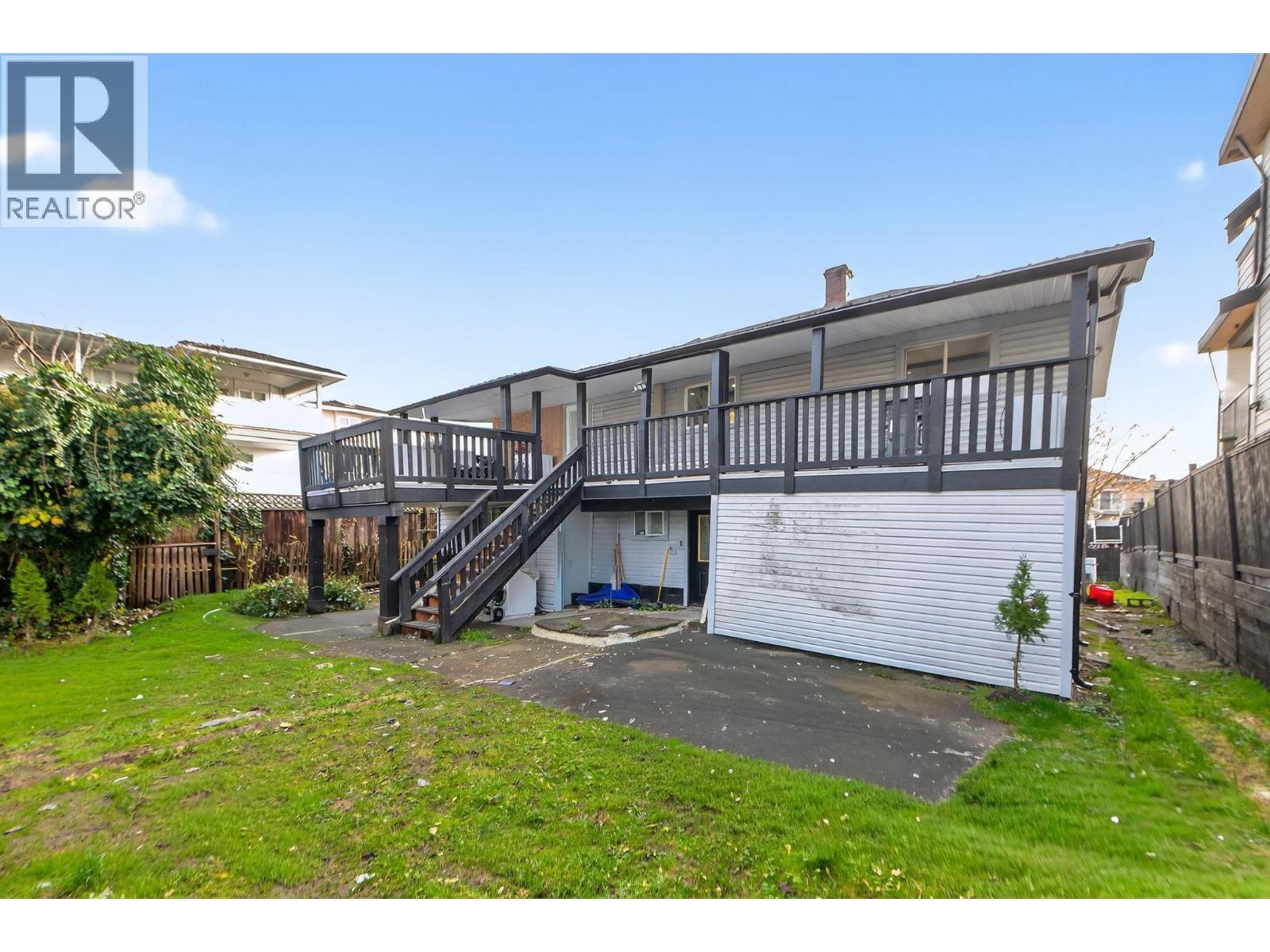 803 Ewen Avenue, New Westminster, BC - Outdoor