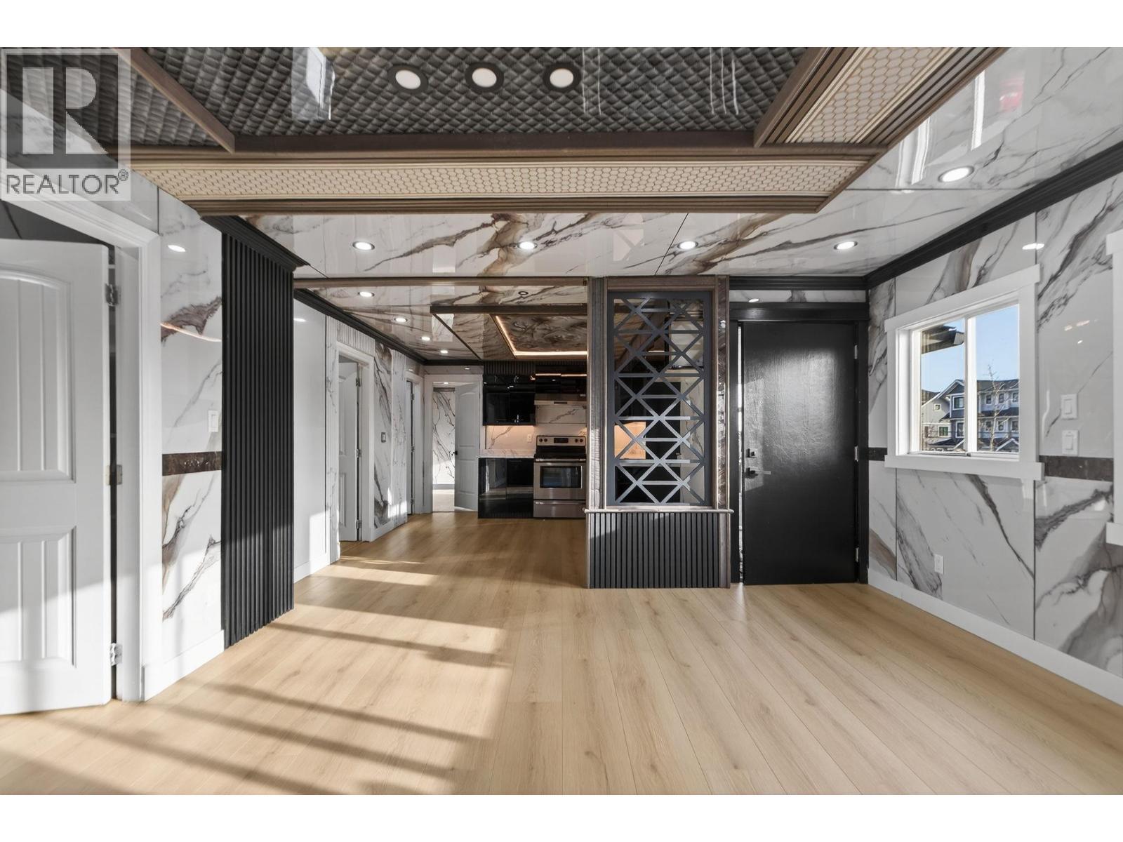 803 Ewen Avenue, New Westminster, BC - Photo Showing Other Room