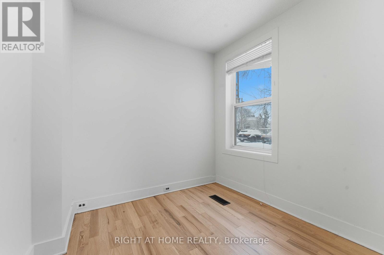 71 Carruthers Avenue, Ottawa, ON - Indoor Photo Showing Other Room
