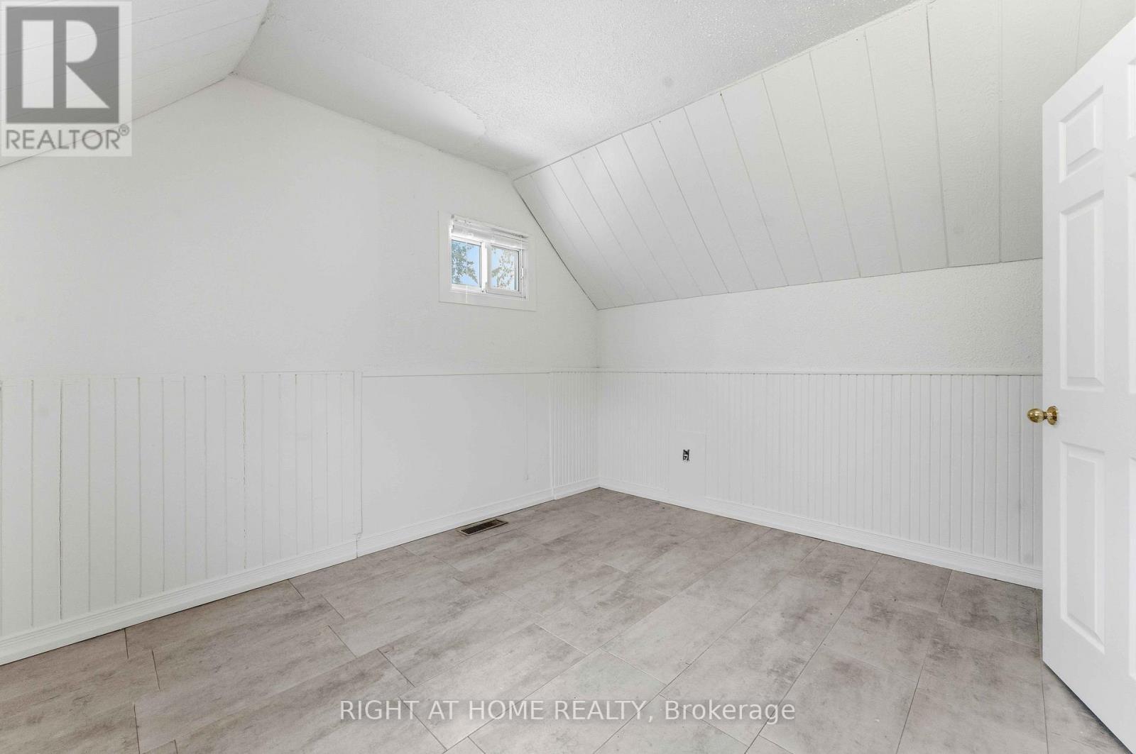 71 Carruthers Avenue, Ottawa, ON - Indoor Photo Showing Other Room