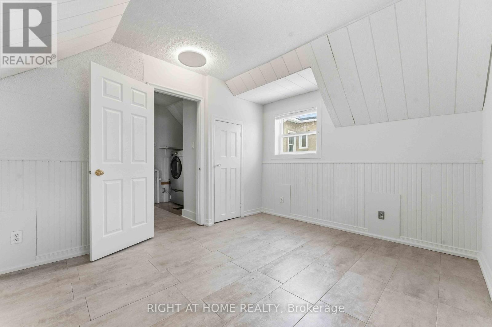 71 Carruthers Avenue, Ottawa, ON - Indoor Photo Showing Other Room