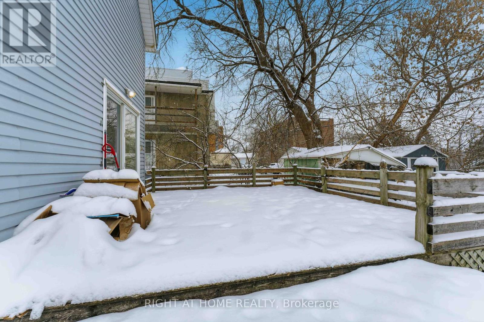 71 Carruthers Avenue, Ottawa, ON - Outdoor