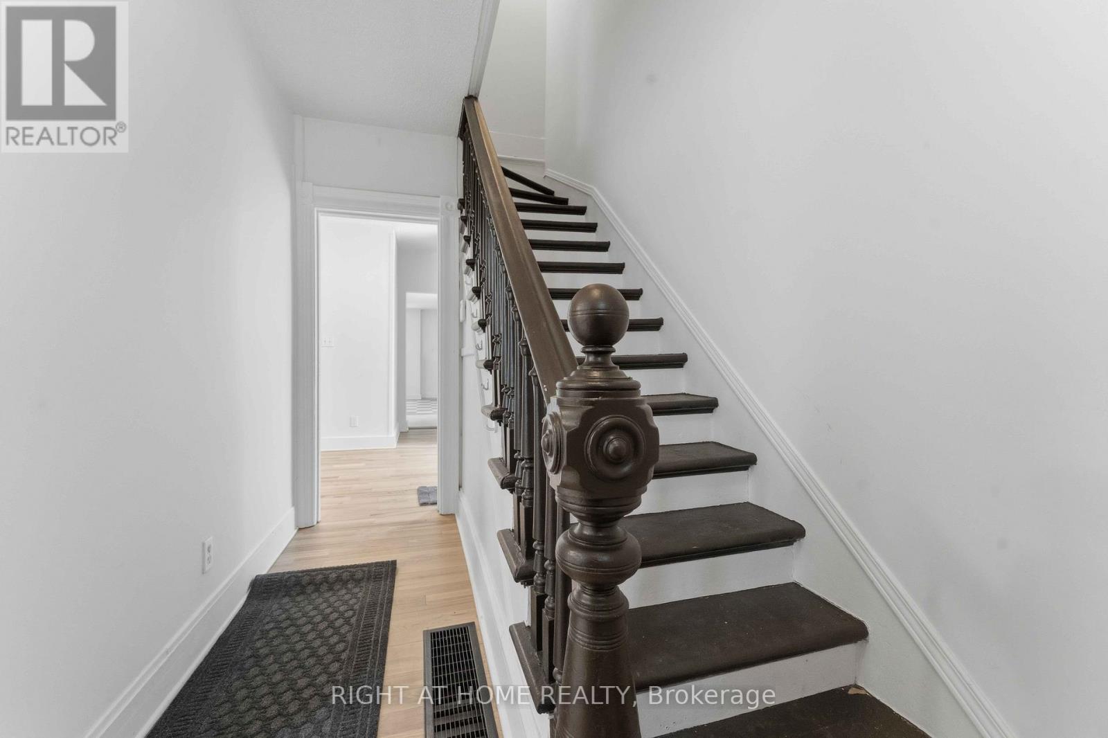 71 Carruthers Avenue, Ottawa, ON - Indoor Photo Showing Other Room