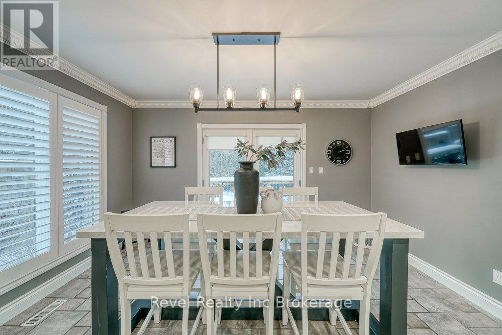 715 Springbank Avenue N, Woodstock (Woodstock - North), ON - Indoor Photo Showing Dining Room