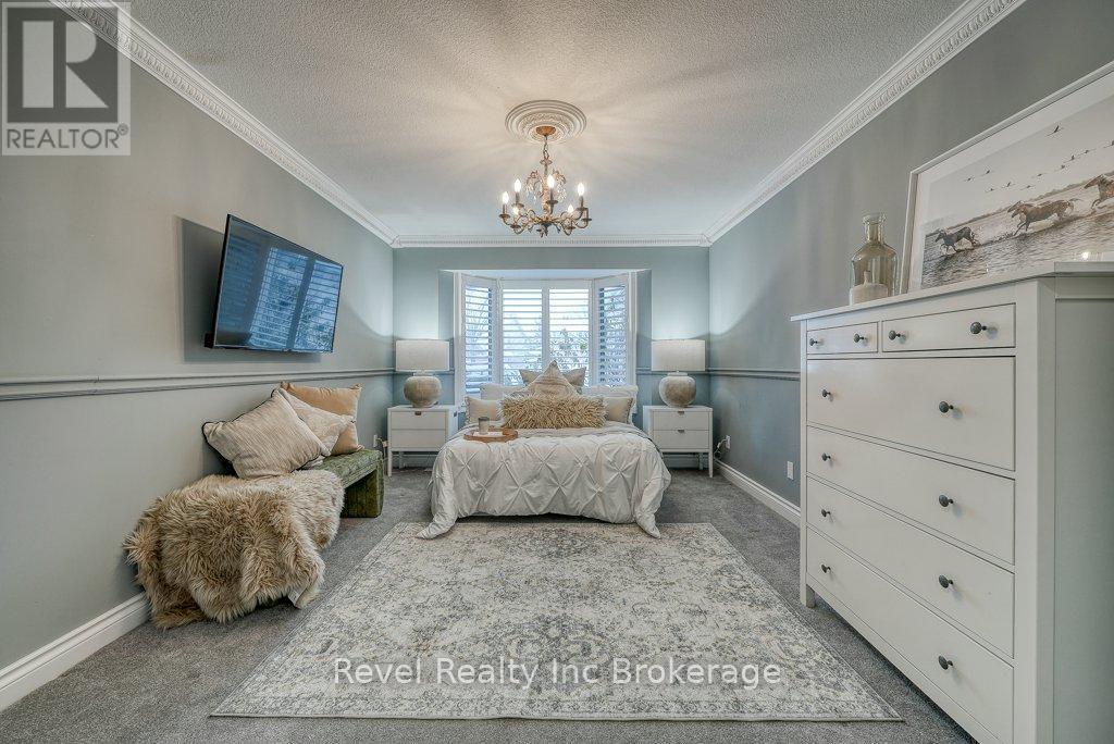 715 Springbank Avenue N, Woodstock (Woodstock - North), ON - Indoor Photo Showing Bedroom