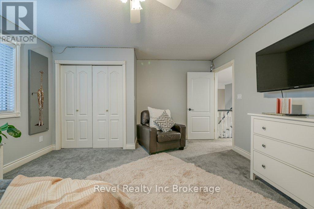 715 Springbank Avenue N, Woodstock (Woodstock - North), ON - Indoor Photo Showing Bedroom