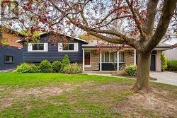 305 CENTRE STREET Niagara-On-The-Lake (Town), ON L0S 1J0